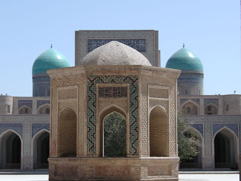 Soubor:Po-i-Kalân Mosque 2.jpg