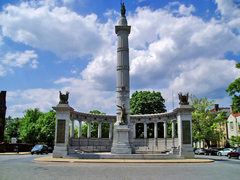 Soubor:Monument avenue richmond virginia.jpg