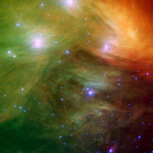 Soubor:Pleiades Spitzer big.jpg