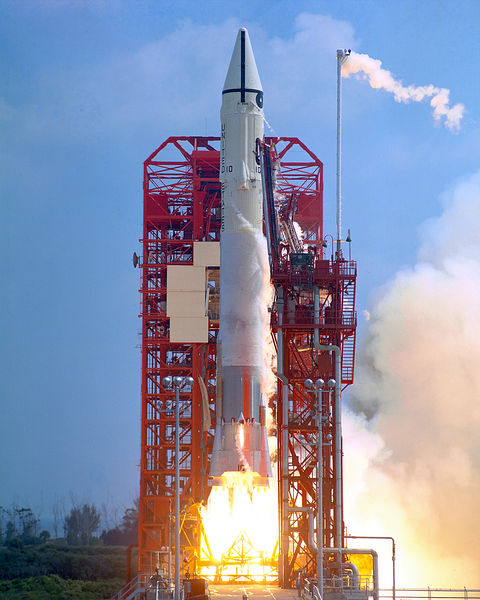 Soubor:Surveyor 1 launch.jpg