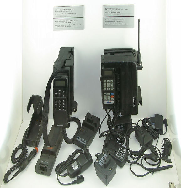 Soubor:GSM-Telefone-1991.jpg