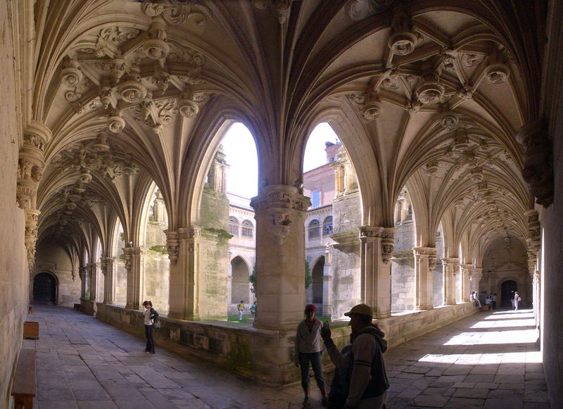 Soubor:Claustro de San Zoilo.jpg