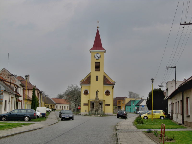 Soubor:Kostelany nad Moravou-náves.jpg