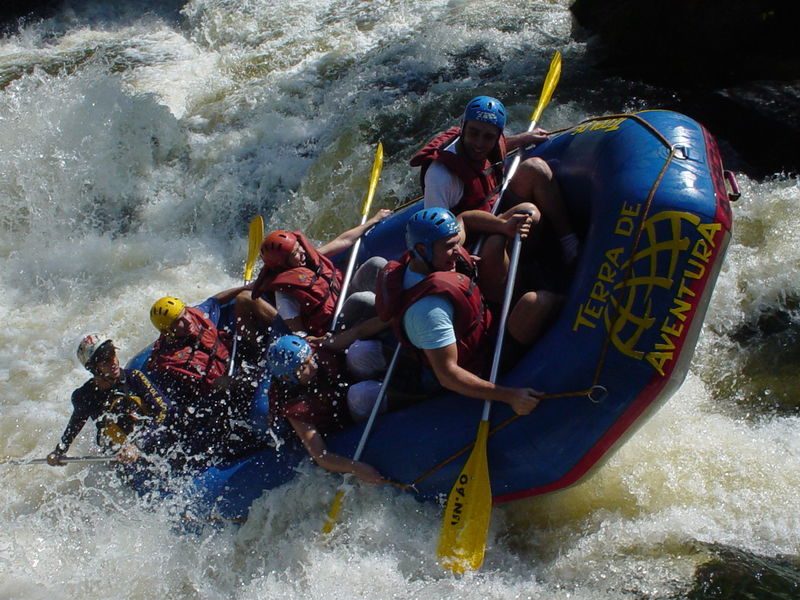 Soubor:Rafting em Brotas.jpg