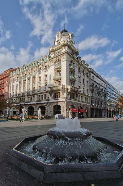 Soubor:Street Knez Mihailova.png