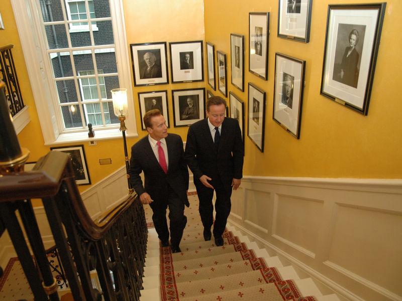 Soubor:PM and Arnold Schwarzenegger-Flickr-2010-1.jpg