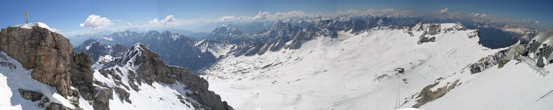 Soubor:Zugspitze panorama1.jpg