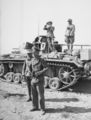 Bundesarchiv Bild 101I-784-0231-35, Nordafrika, Generalmajor v. Bismarck, Panzer III.jpg