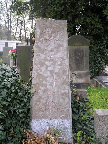 Soubor:Patocka grave.jpg