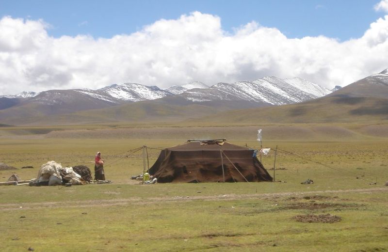 Soubor:Nomads near Namtso.jpg