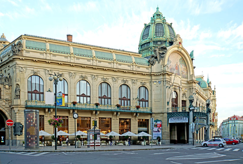 Soubor:Czech-03720 - Municipal House-DJFlickr.jpg