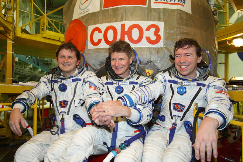 Soubor:Soyuz-TMA-14-Crew-Photo.jpeg