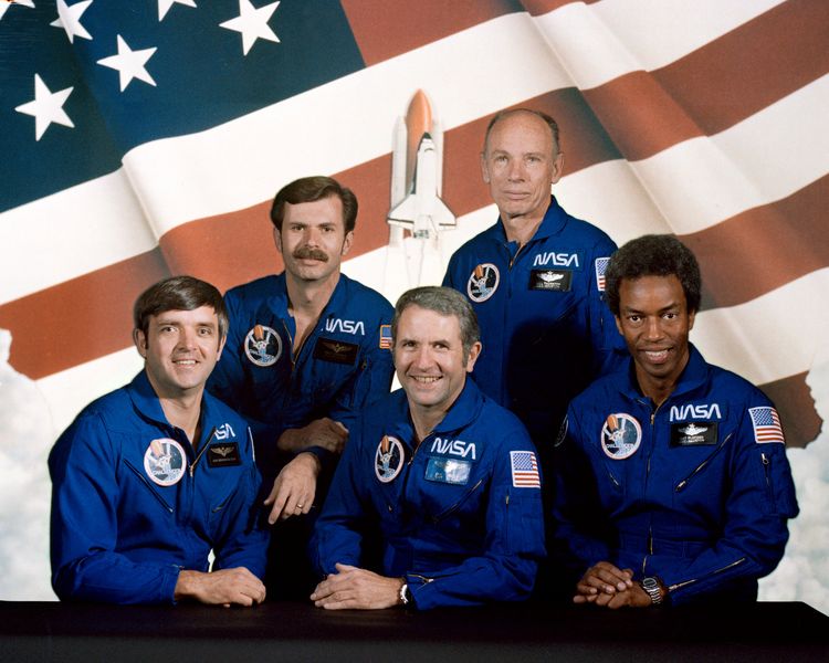 Soubor:STS-8 crew.jpg