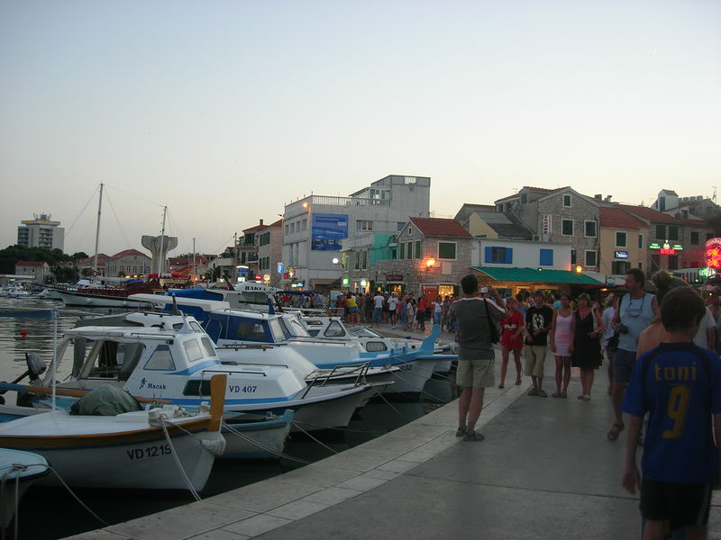 Soubor:Vodice-Promenade.JPG