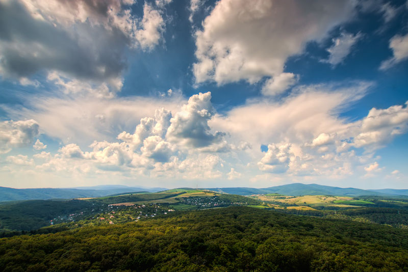 Soubor:Cloud formations-theodevil.jpg