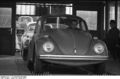 Bundesarchiv B 145 Bild-F038789-0010A, Wolfsburg, VW Autowerk, Käfer.jpg