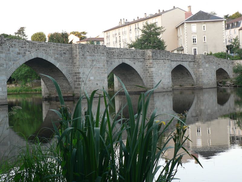 Soubor:Limoges Pont Saint Etienne.jpg