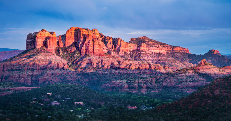 Soubor:Burning Rocks In Sedona-TRFlickr.jpg