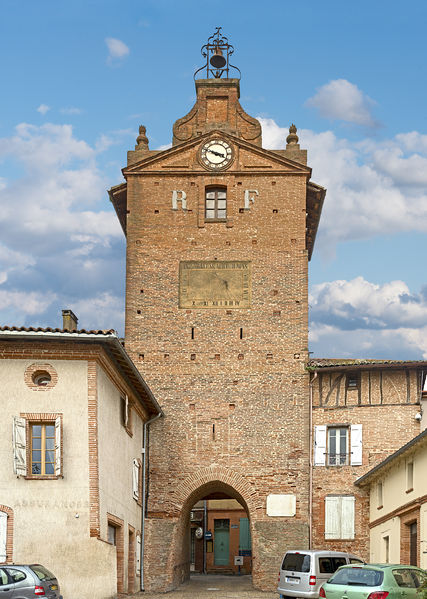 Soubor:Clock tower of Verdun-sur-Garonne.jpg