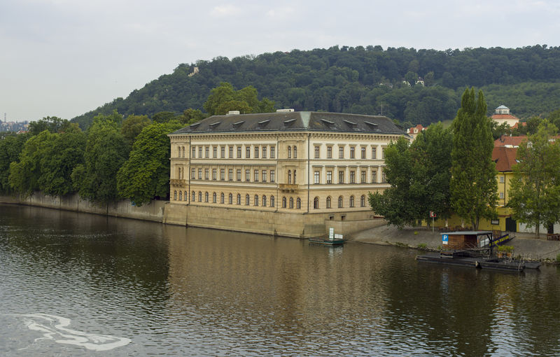 Soubor:Czech-2013-Prague-Lichtenstein Palace.jpg