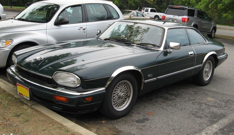 Soubor:94-96 Jaguar XJS.jpg