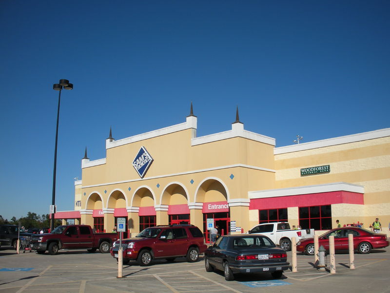 Soubor:The Arabic Sam's Club-Flickr.jpg