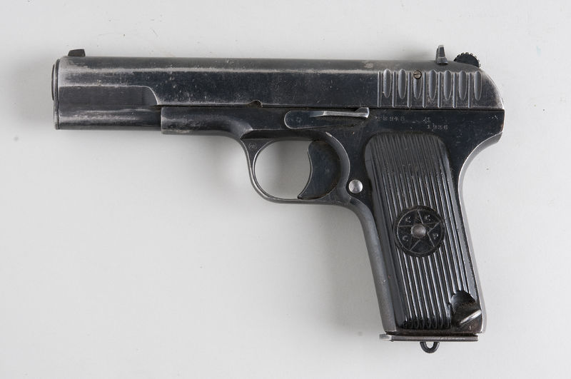 Soubor:Tokarev TT33 (6825679152).jpg