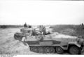 Bundesarchiv Bild 101I-088-3710-13, Russland, Schützenpanzer und Panzer.jpg