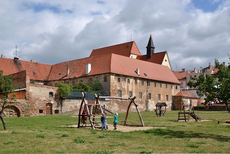 Soubor:Kapucínská zahrada, Znojmo (Znaim).jpg