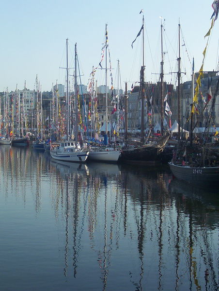 Soubor:Cherbourg Bassin du Commerce.jpg