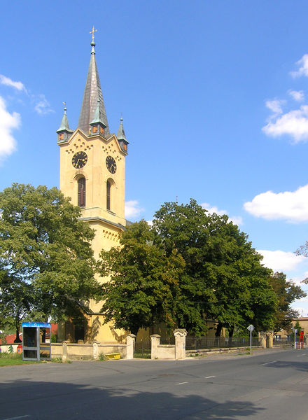 Soubor:Church, Prague Nebušice.jpg