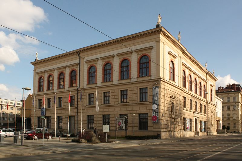 Soubor:Husova ulice, Brno (2).JPG