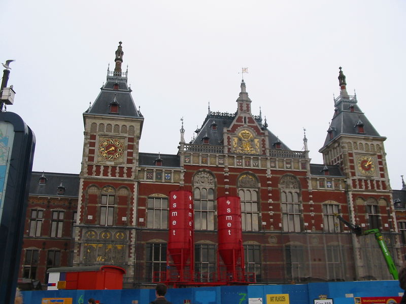 Soubor:Amsterdam Centraal.jpg