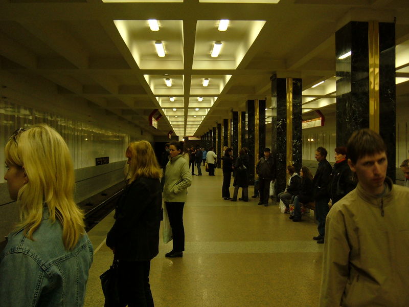 Soubor:Belarus Minsk Metro Partyzanskaja.jpg