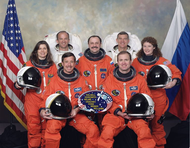 Soubor:STS-101 crew.jpg