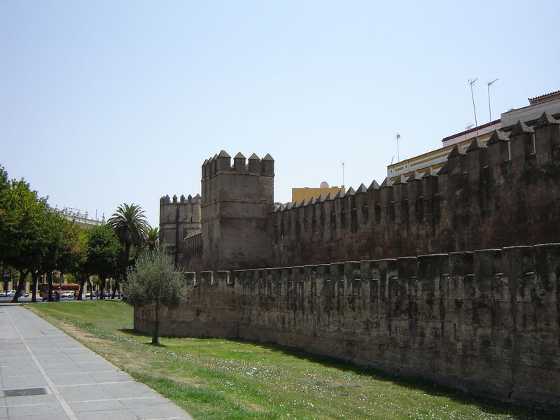 Soubor:Sevilla city walls.JPG