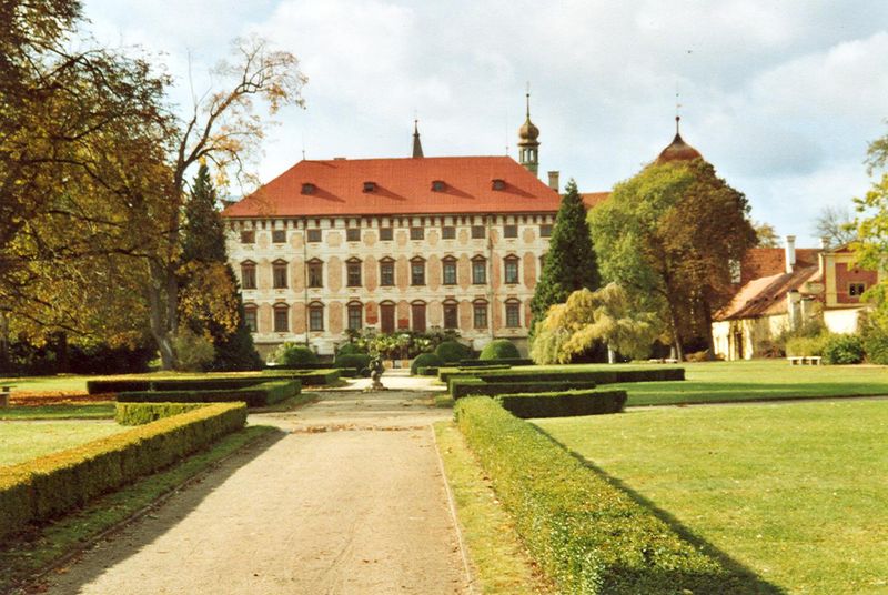 Soubor:Schloss Libochovice.jpg