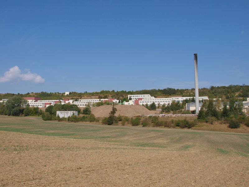 Soubor:Podlešín, former barracks.jpg