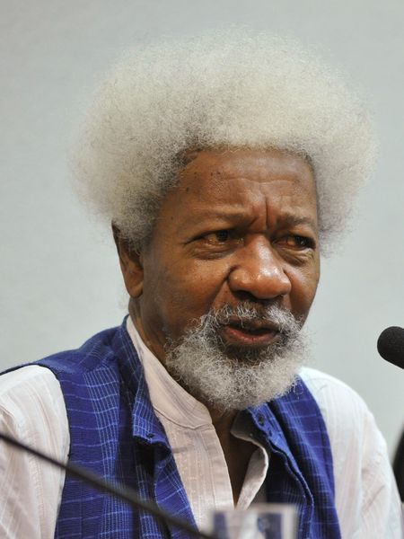 Soubor:WoleSoyinka2015.jpg