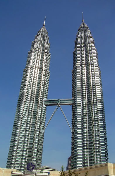 Soubor:KLCC twin towers1.JPG