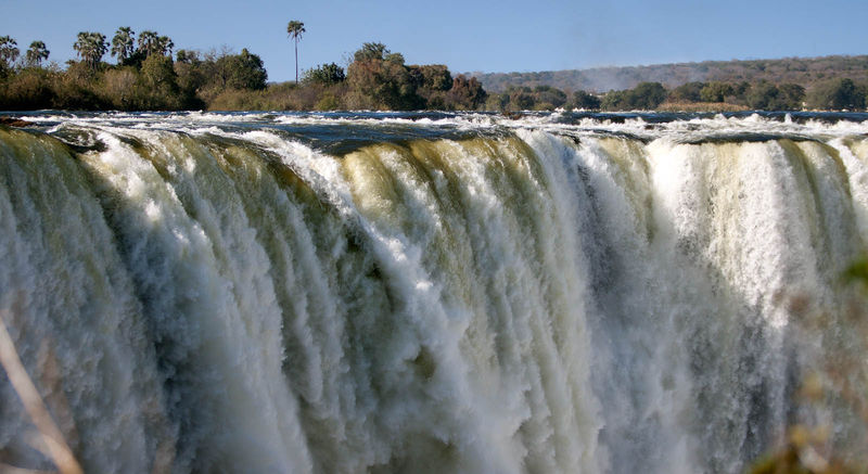 Soubor:Victoria Falls-Zimbabwe side-Flickr.jpg