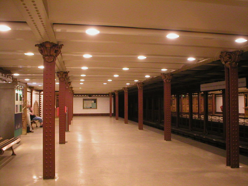 Soubor:Budapest Foeldalatti Opera Station.jpg