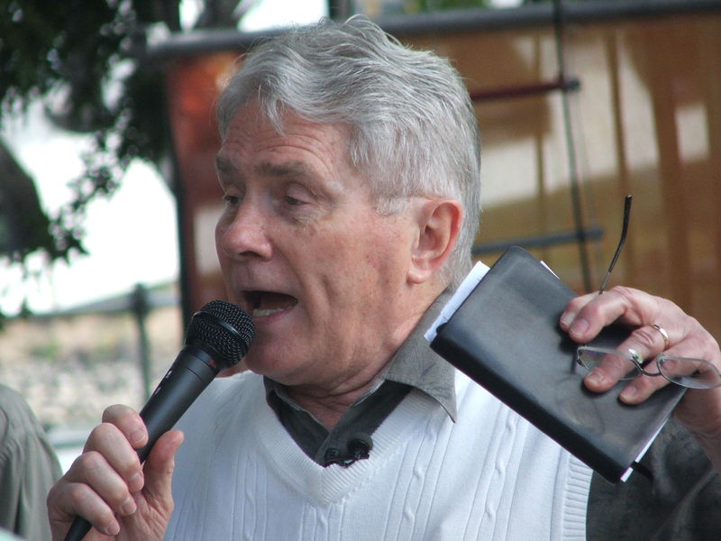 Soubor:Luis Palau in 2008.jpg