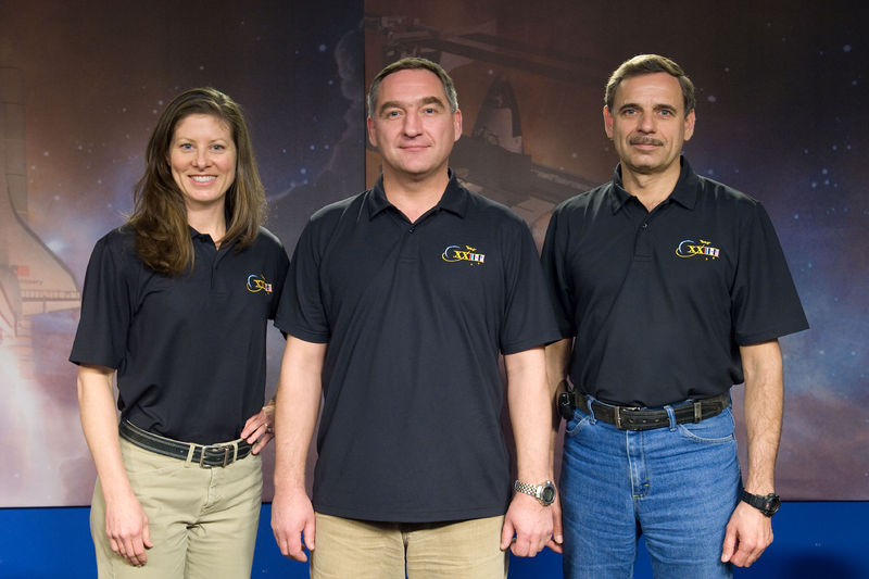 Soubor:Soyuz TMA-18 crew.jpg