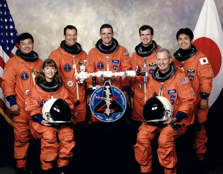 Soubor:STS-92 crew.jpg