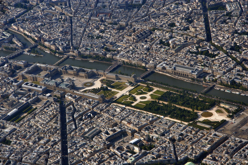 Soubor:Louvre Paris from top.jpg