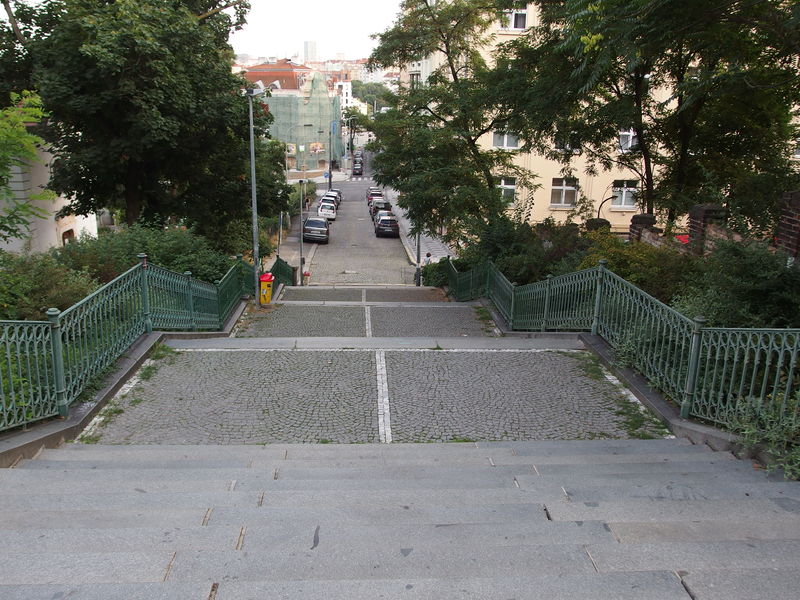 Soubor:The Nusle Stairs-2025-05.JPG