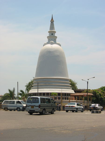 Soubor:Dagoba Colombo.jpg