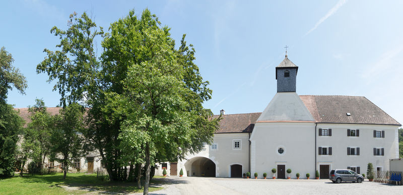 Soubor:Schloss Kreisbach von Westen.jpg