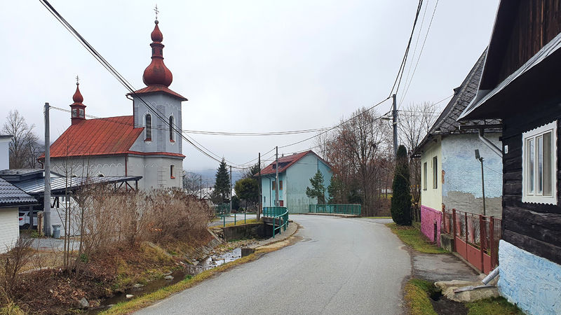 Soubor:Vyšný Tvarožec main street.jpg